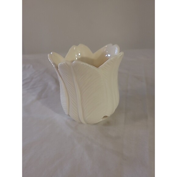Partylite Ivory Lotus Ceramic Candleholder With Candle - Picture 4 of 9